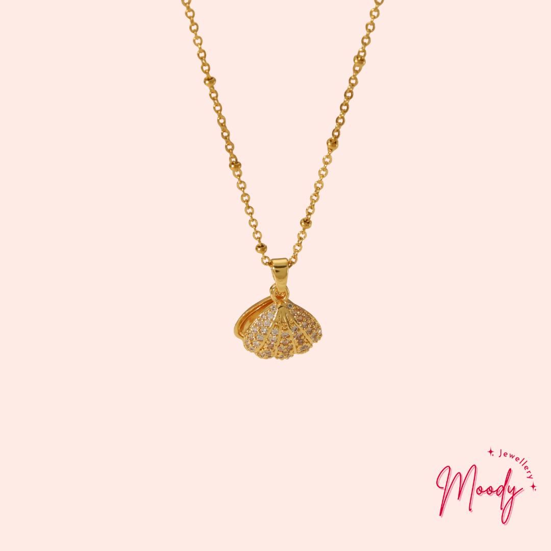 Pearly Seashell Necklace